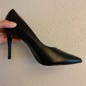 VINCE CAMUTO /NWOT/ Lioness black heel